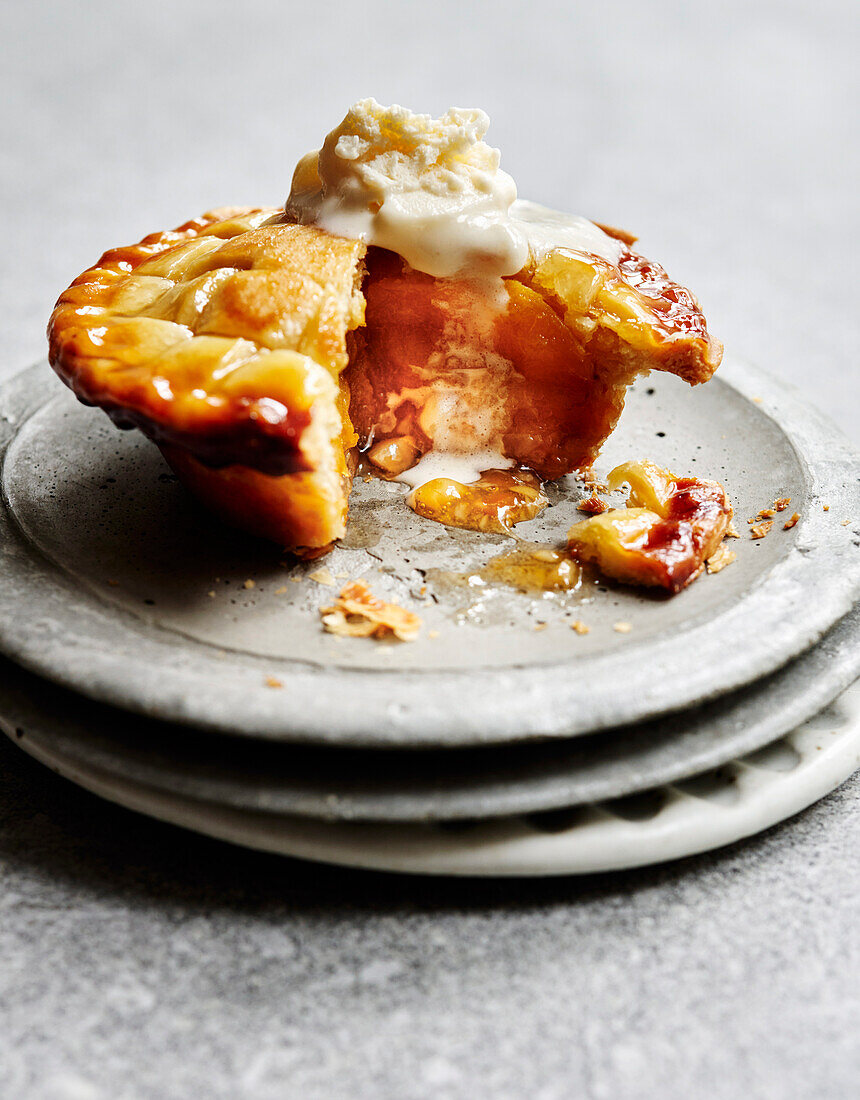 Apricot lattice pie