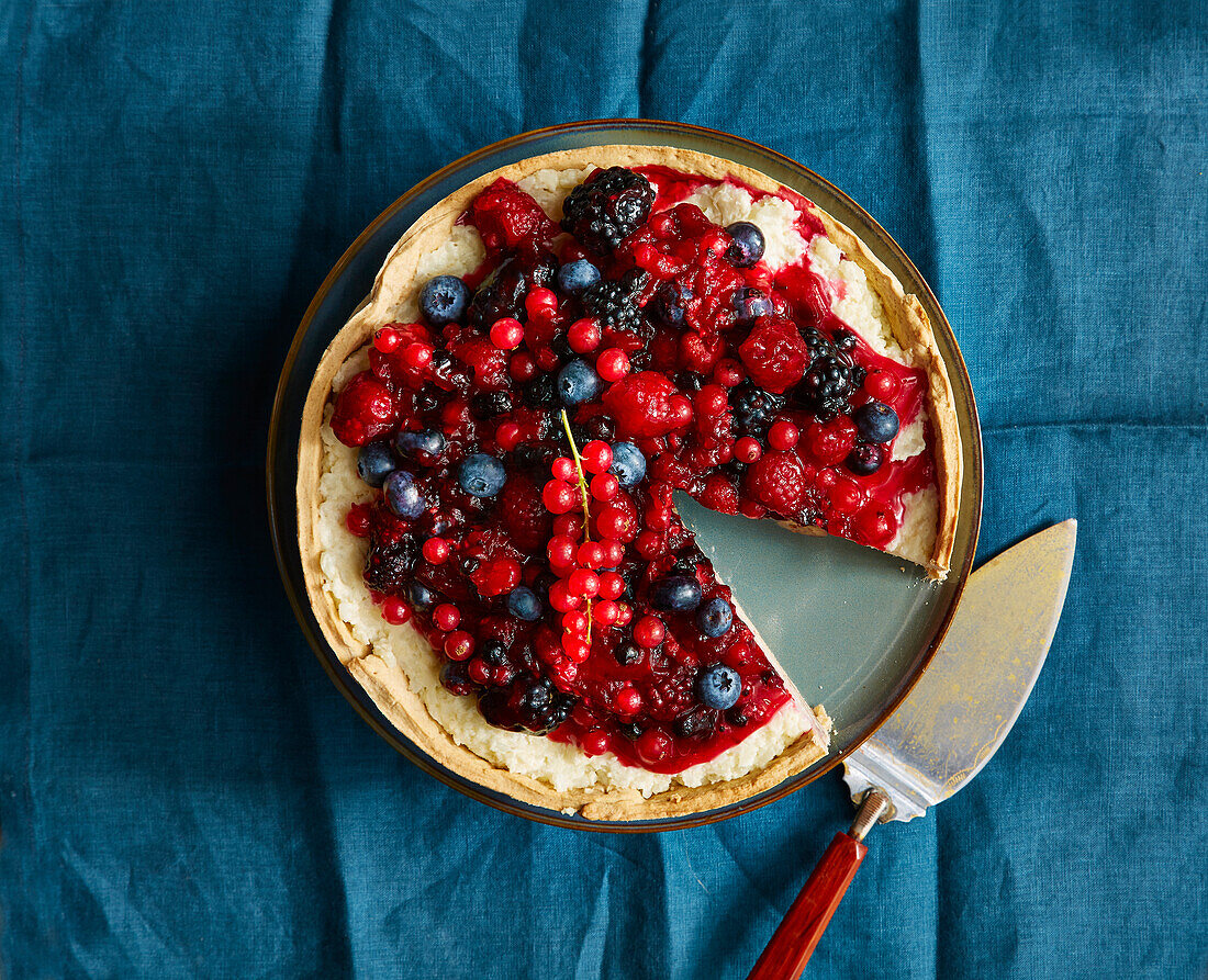 Milk rice cake with summer berries