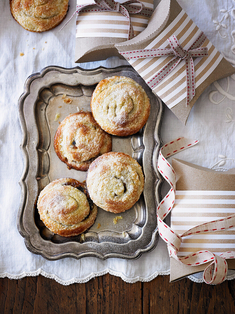 Fruit mince swirls