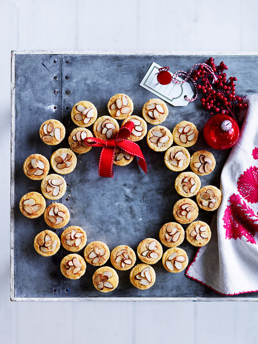 Mini fruit mince tarts