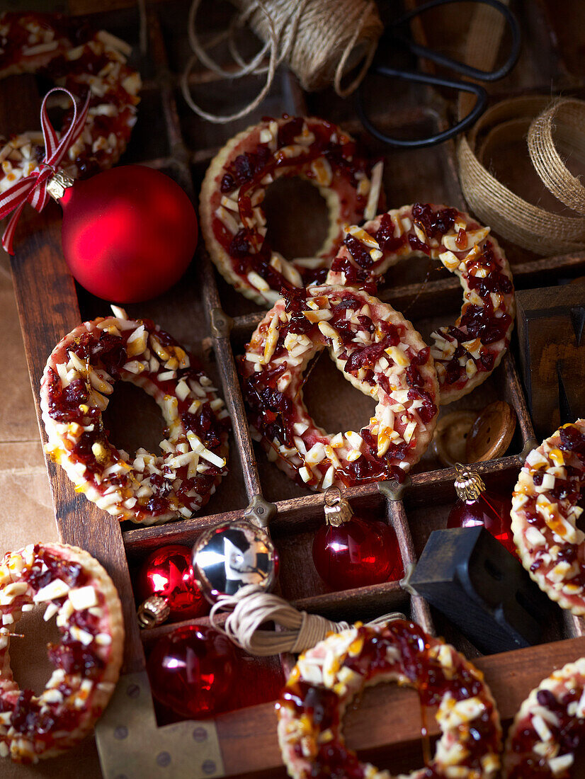 Almond and cranberry toffee wreaths