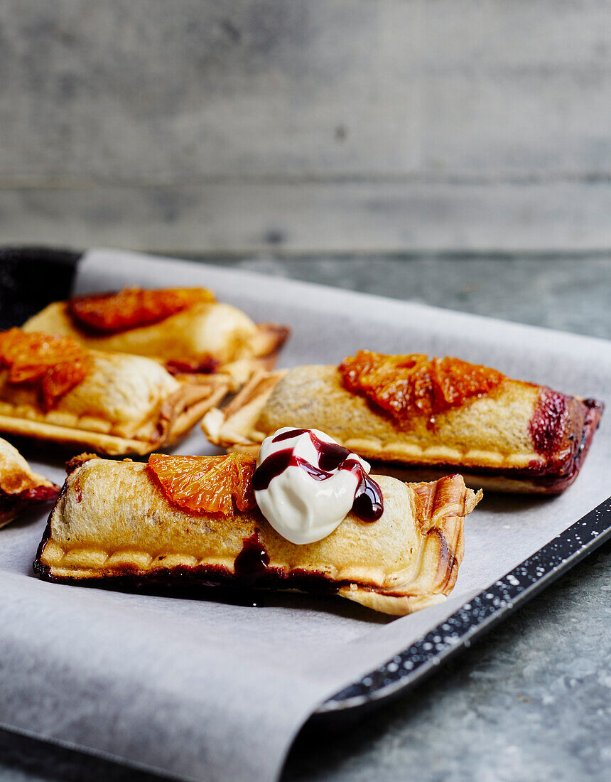 Gemischte Beeren-Pudding-Päckchen