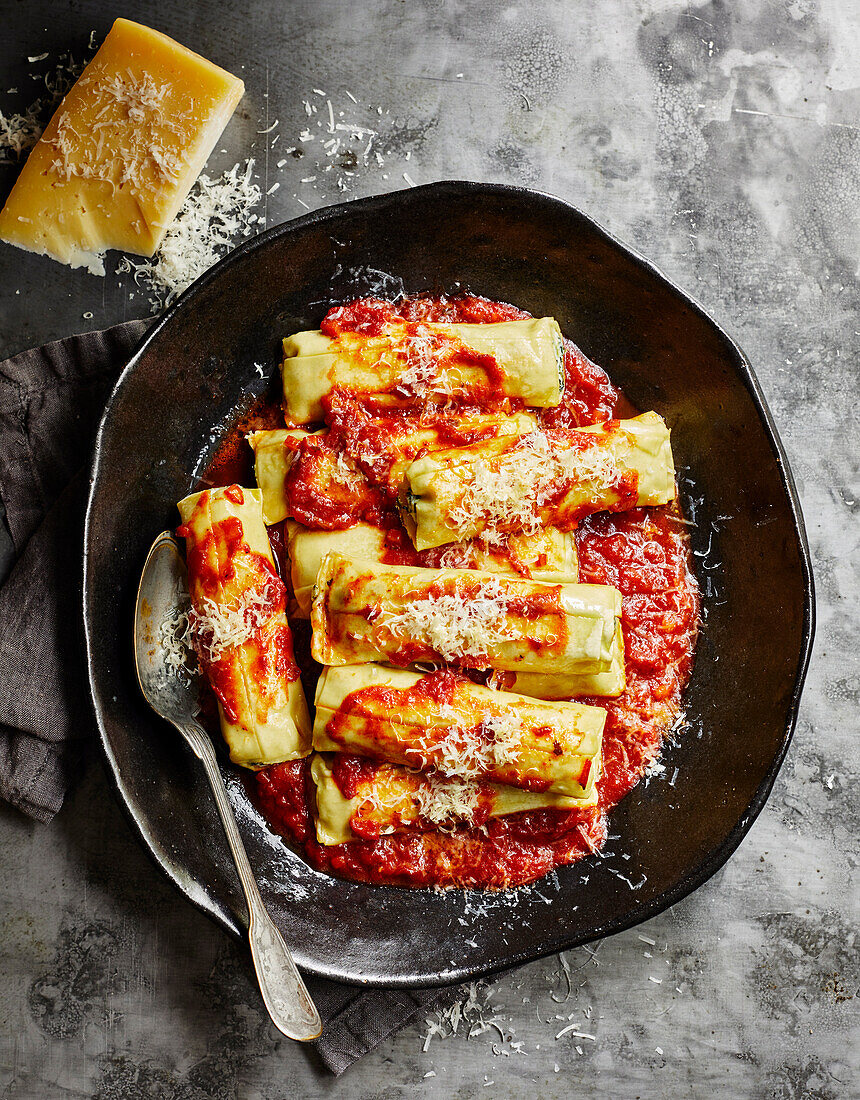 Cannelloni in Tomatensauce