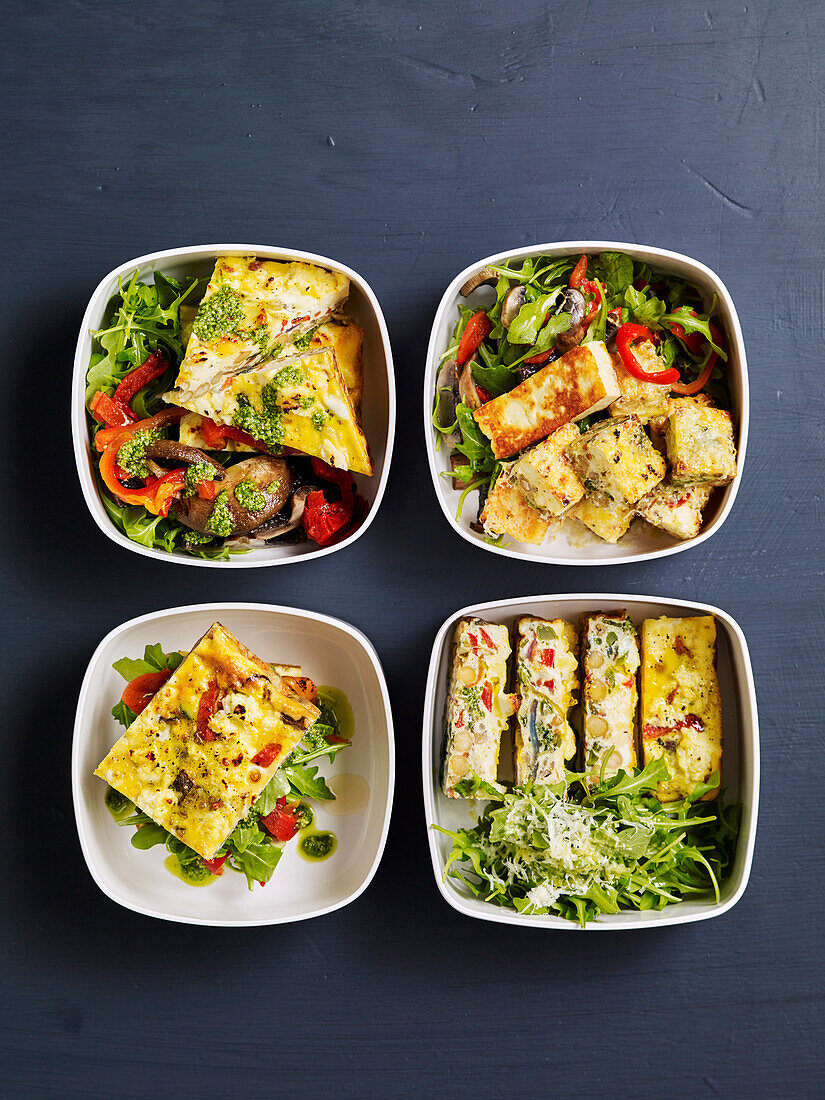 4x Halloumi und Frittata – klassisch, Frittata-Salat, als Stapel mit Pilzen, Finger-Sandwiches