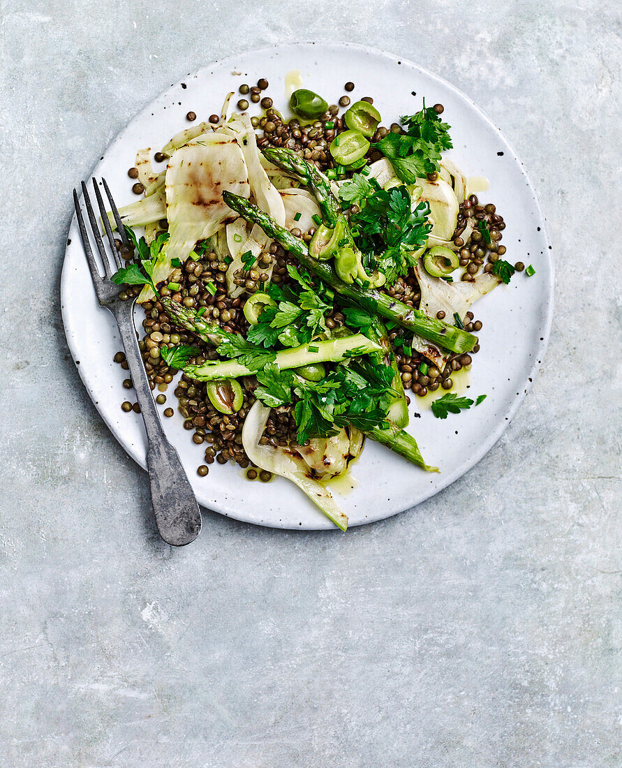 Asparagus and fennel green lentil salad