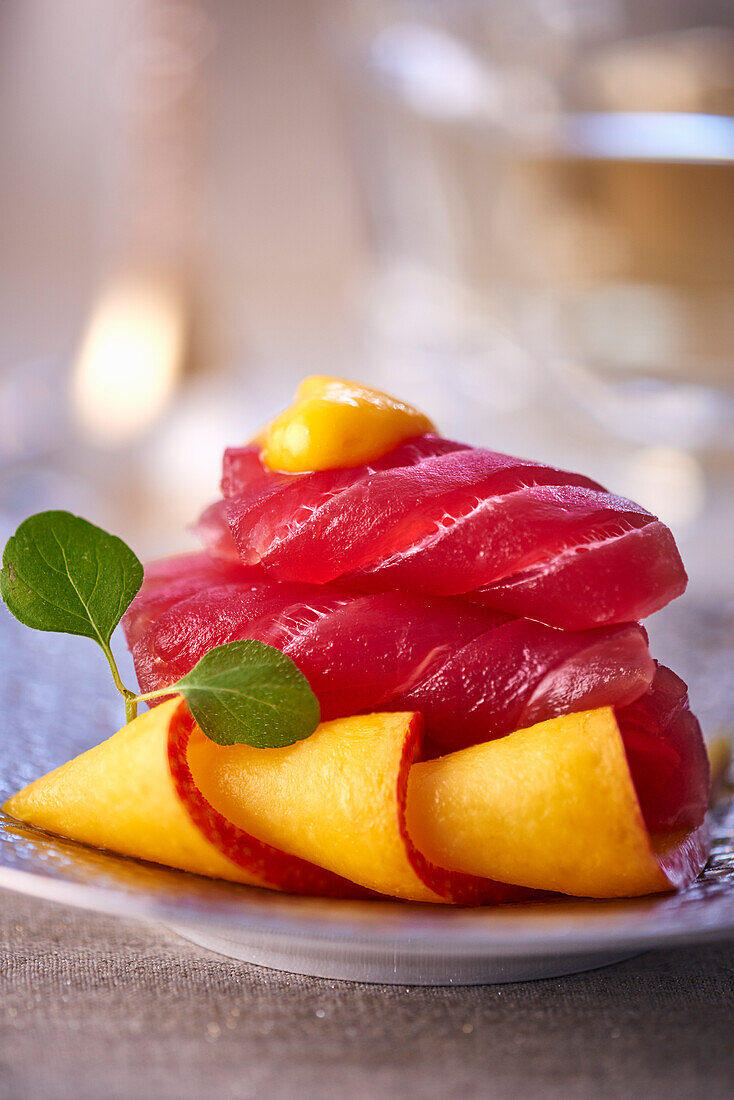 Raw tuna with mango
