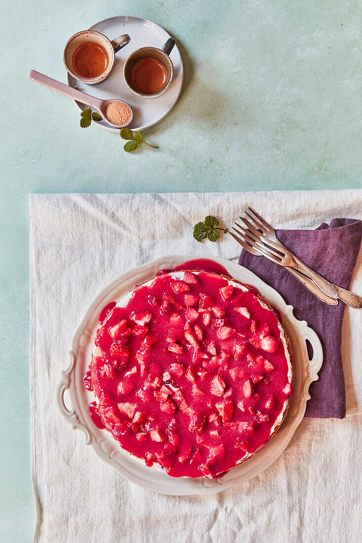 Leichte Erdbeer-Sahne-Torte