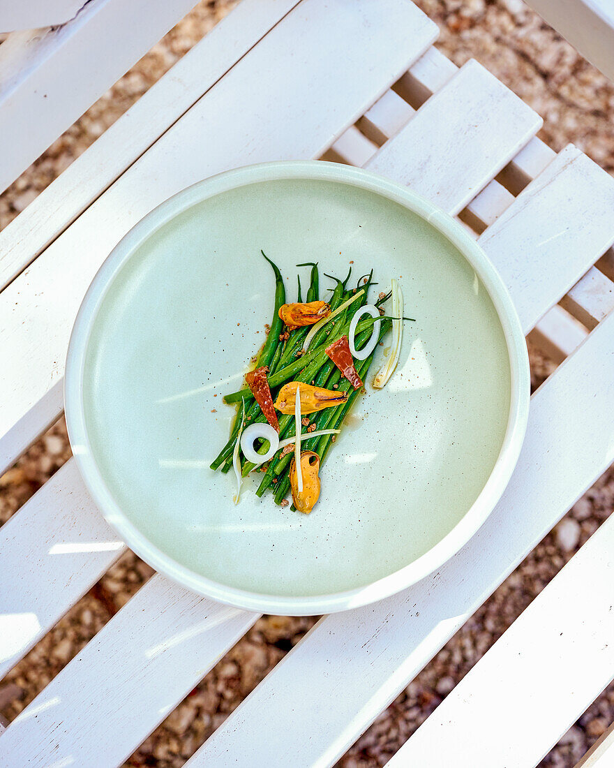 Grüner Bohnensalat mit Muscheln und Rindfleisch