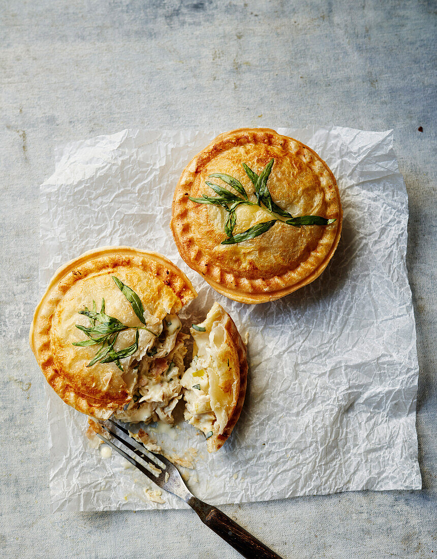 Small chicken pies