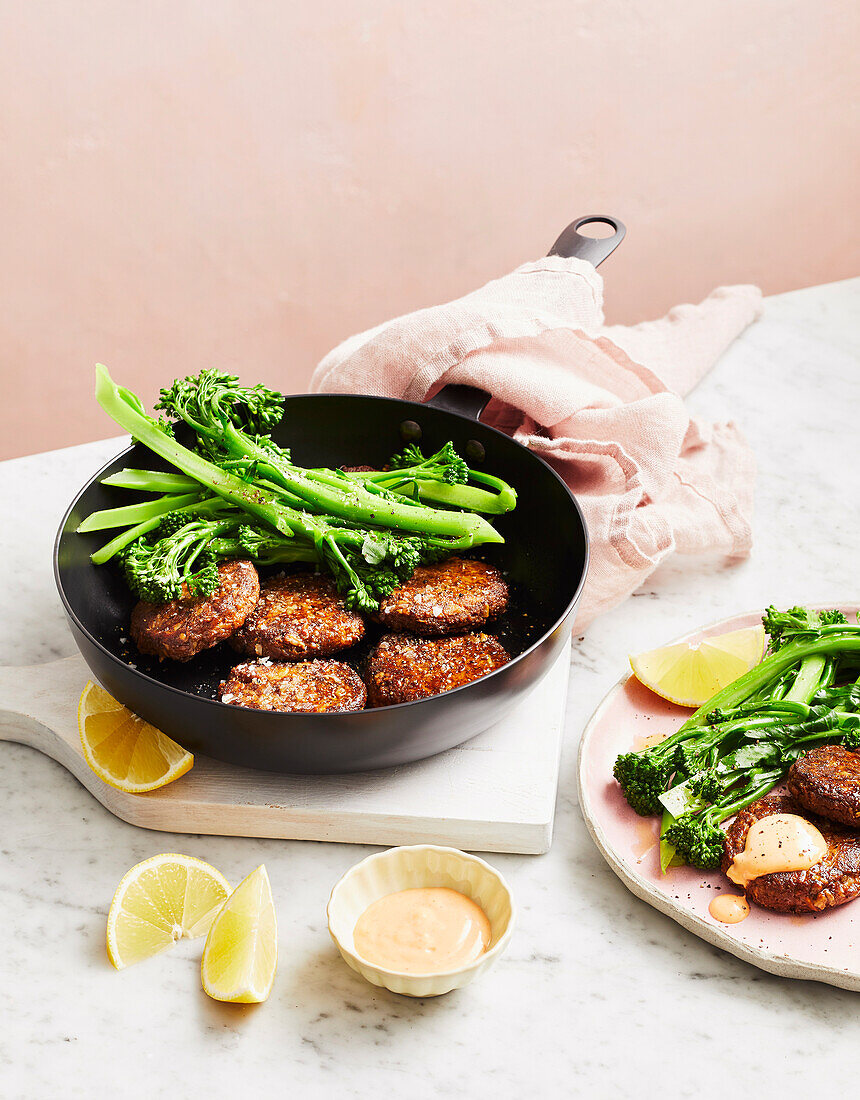 Thunfischküchlein mit Broccolini