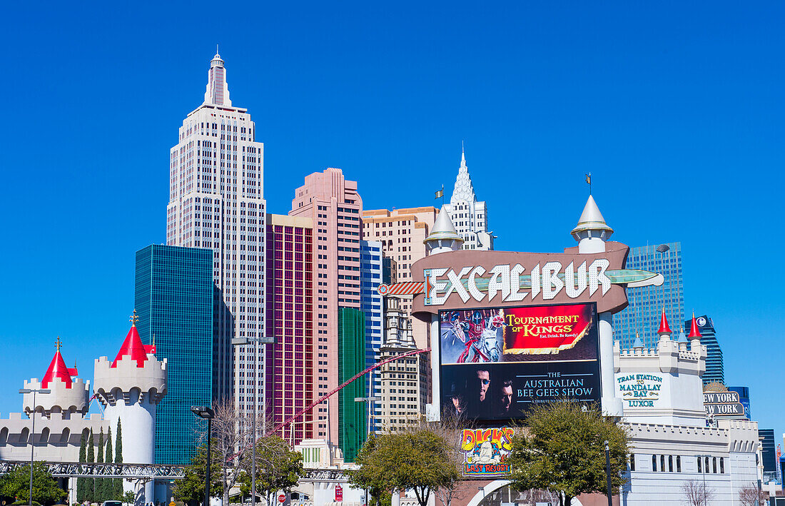 New York-New York Hotel & Casino in Las Vegas, das Hotel simuliert die echte Skyline von New York City und wurde 1997 eröffnet.