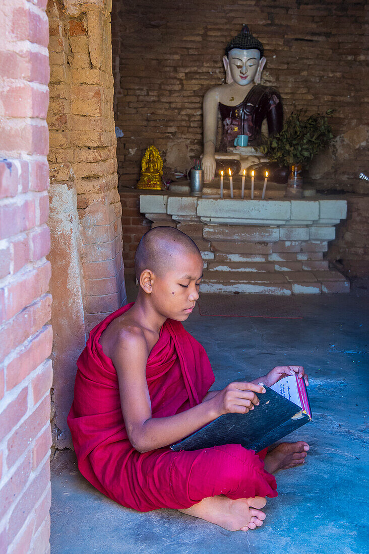 Novizenmönch in Bagan, Myanmar