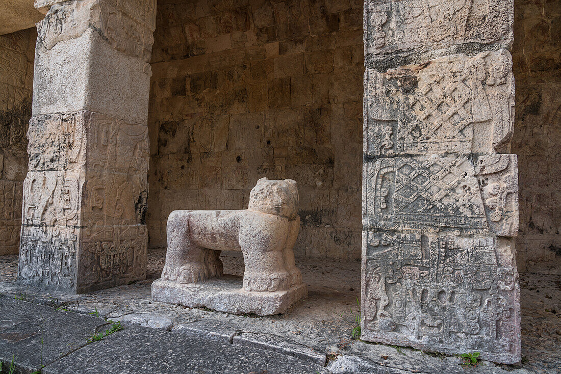 Der Tempel des Jaguars in den Ruinen der großen Maya-Stadt Chichen Itza, Yucatan, Mexiko. Die prähispanische Stadt Chichen-Itza gehört zum UNESCO-Weltkulturerbe.