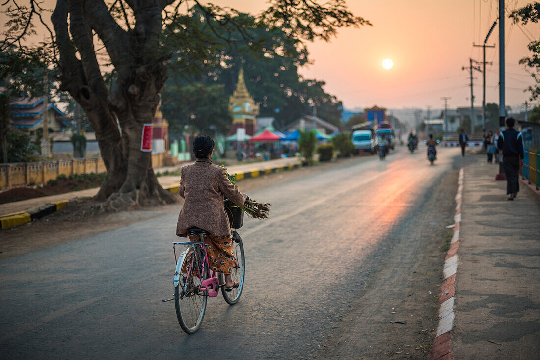Straßenszene, Pindaya, Shan-Staat, Myanmar (Birma)