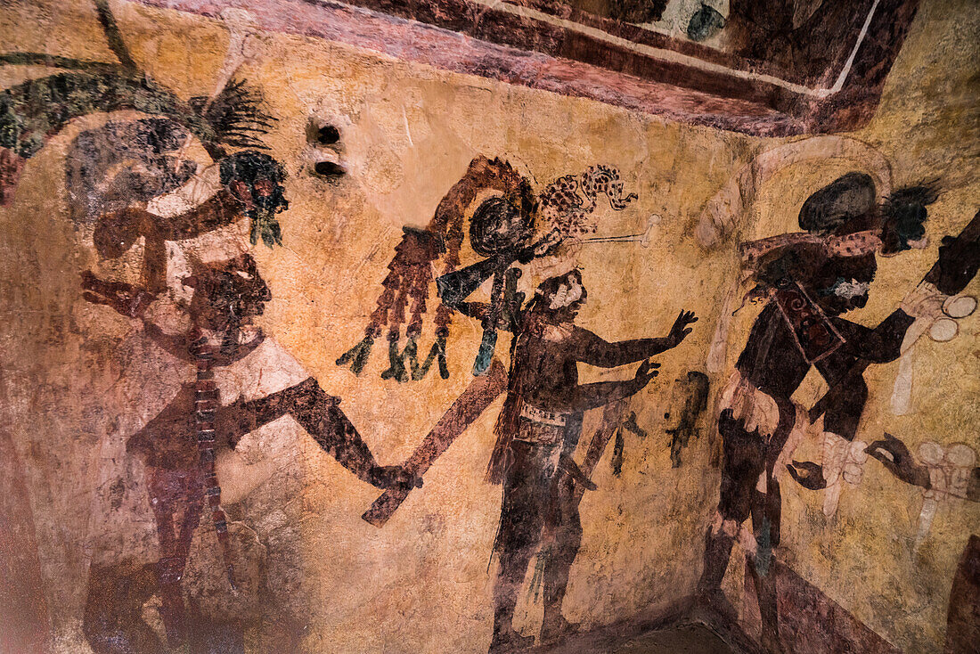 Fresko-Wandmalerei, die Feierlichkeiten und Rituale in Raum 3 des Tempels der Wandmalereien in den Ruinen der Maya-Stadt Bonampak in Chiapas, Mexiko, zeigt.