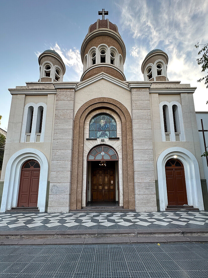 Fassade der Kathedrale Unserer Lieben Frau von Loreto, Mendoza, Argentinien.