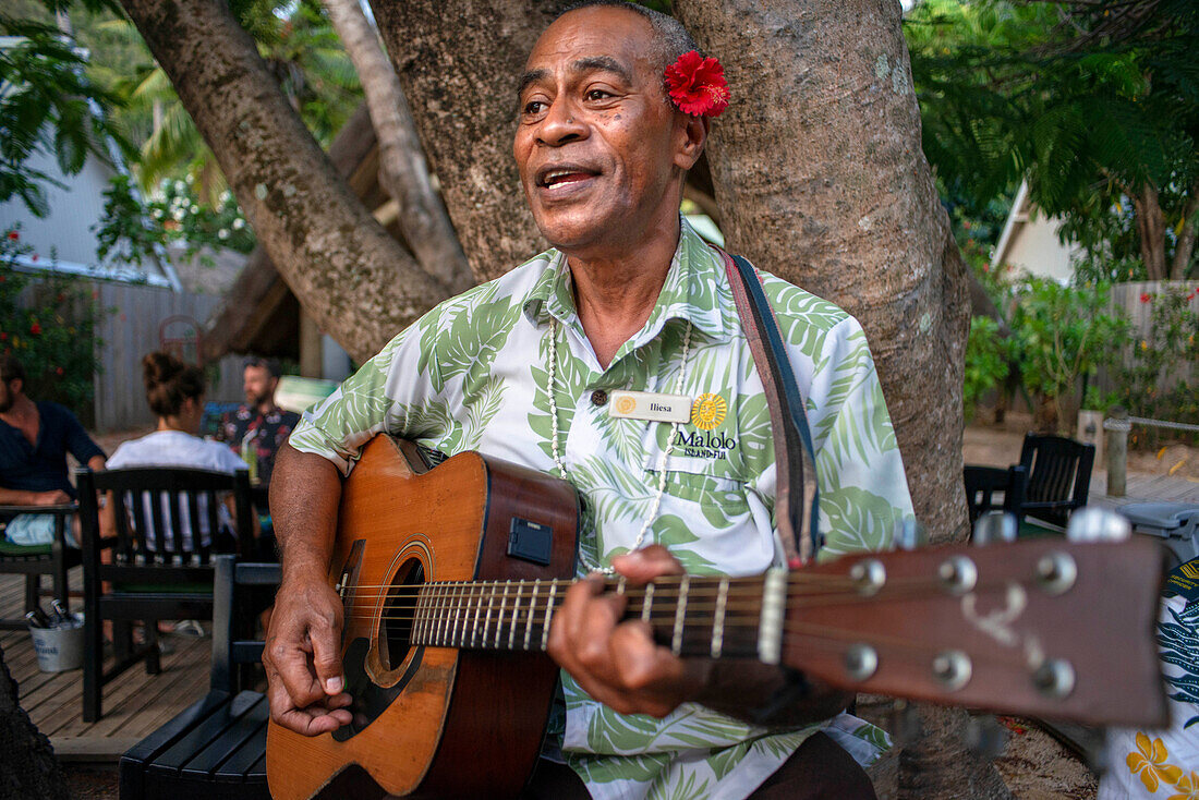 Traditionelle fidschianische Lieder und Musik im Malolo Island Resort und Likuliku Resort, Mamanucas Inselgruppe Fidschi