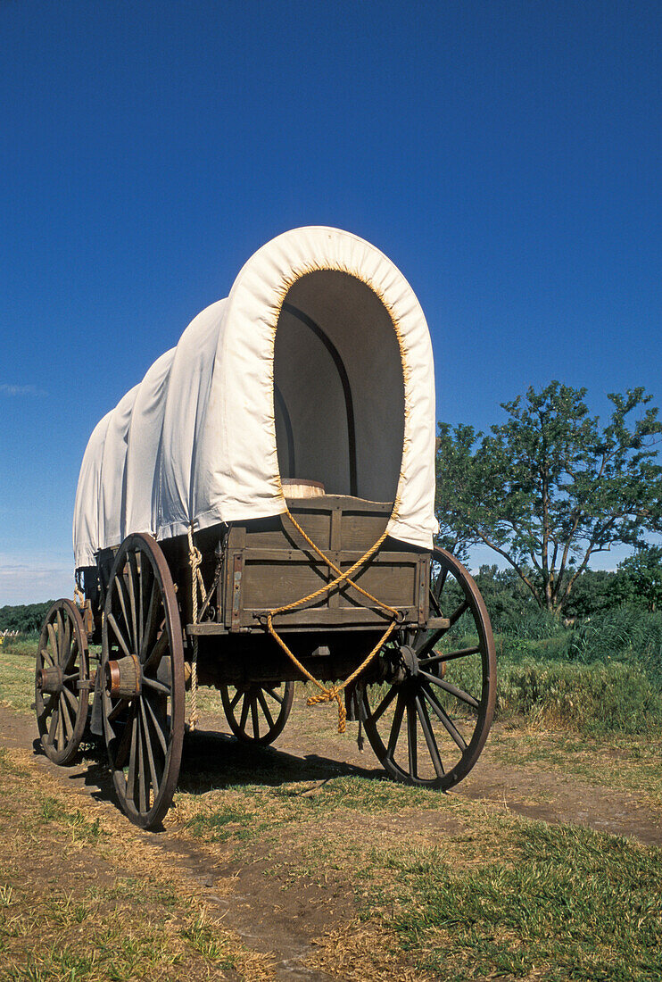 Covered wagon on the old Oregon Trail at Whitman Mission National Historic Site, Walla Walla, Washington.