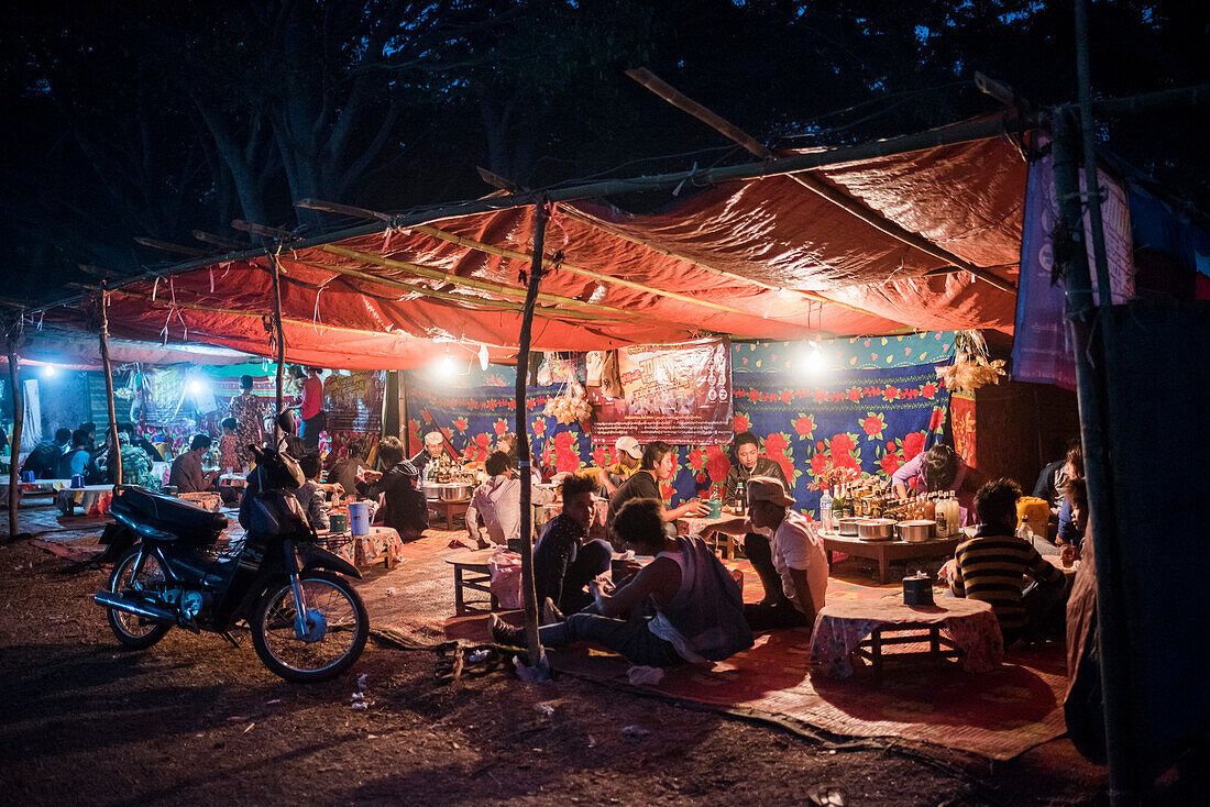 Pindaya-Höhlenfest, Pindaya, Shan-Staat, Myanmar (Birma)