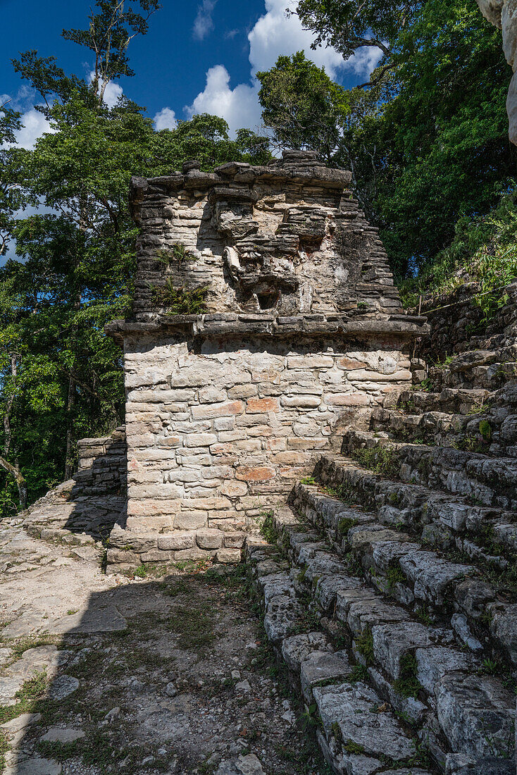 Tempel V in den Ruinen der Maya-Stadt Bonampak in Chiapas, Mexiko.