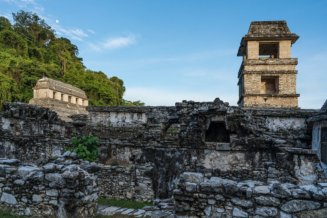 The Palace tower and the Temple of the Inscriptions in the ruins of the Mayan city of Palenque, Palenque National Park, Chiapas, Mexico. A UNESCO World Heritage Site.