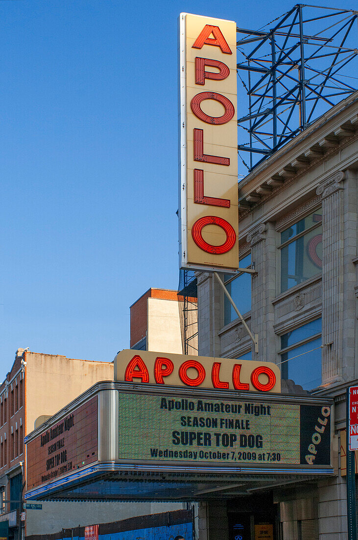 APOLLO THEATER SCHILD EINHUNDERTFÜNFUNDZWANZIG STRASSE HARLEM MANHATTAN NEW YORK CITY USA