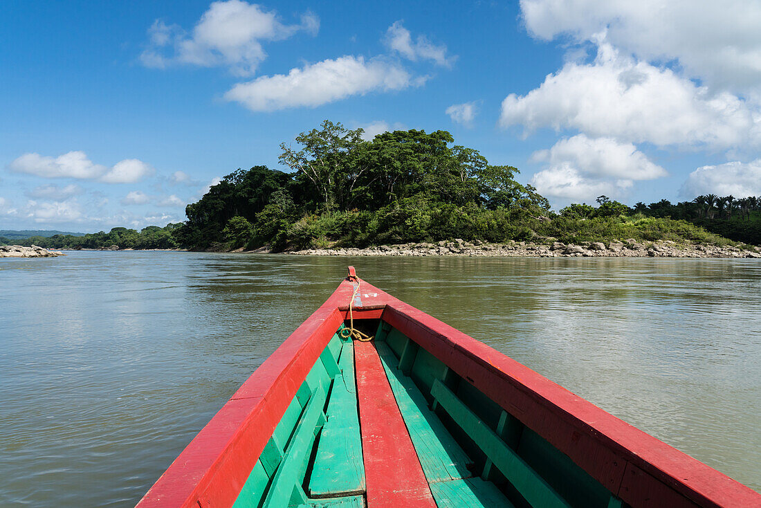 Der Usumacinta-Fluss in Chiapas, Mexiko, bildet die Grenze zu Guatemala.