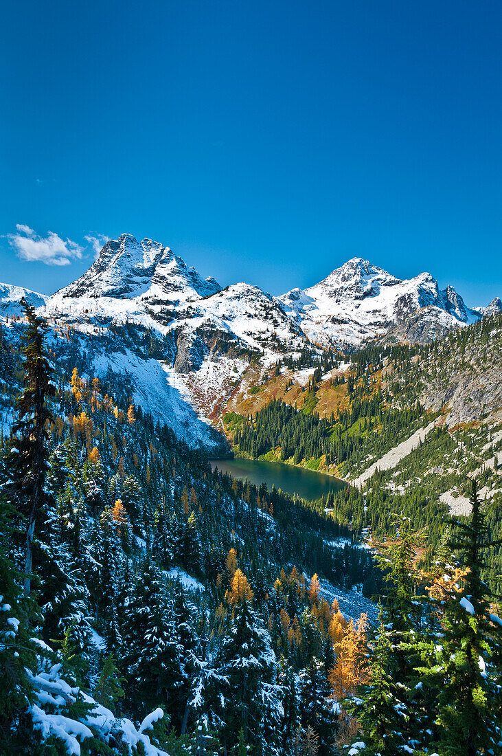 Lake Ann, Corteo Peak and Black Peak from Lake Ann - Maple Pass - Heather Pass Loop Trail, Okanogan-Wenatchee National Forest, Cascade Mountains, Washington.