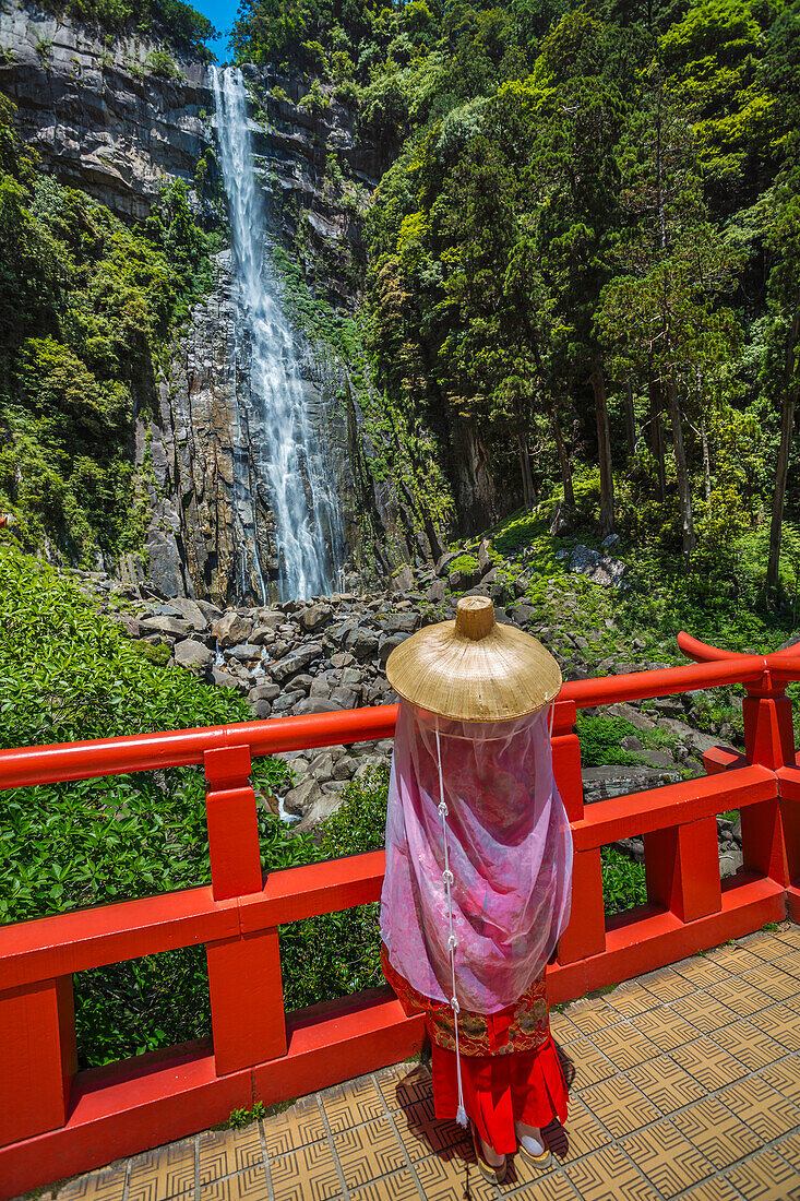 Kumano Kodo pilgrimage route.Trekking to Nachi waterfall. Nachisan. Nakahechi route. Wakayama Prefecture. Kii Peninsula. Kansai region. Honshü Island . UNESCO World Heritage Site. Japan