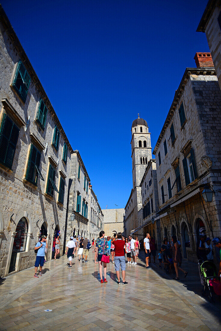 Hauptstraße Placa Stradun in Dubrovnik, Kroatien