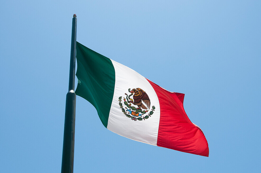 Offizielle Flagge des Landes Mexiko.