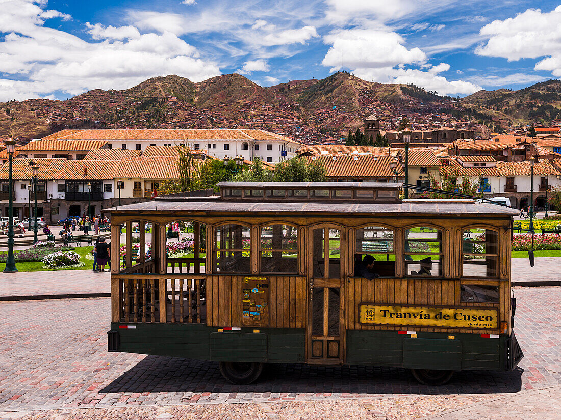 Straßenbahn der Tranvia de Cusco, Plaza de Armas, Cusco, Peru