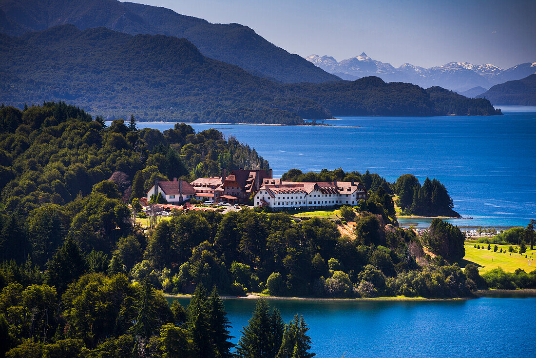 Das Hotel Llao Llao und die Seen auf dem Mini-Rundweg von San Carlos de Bariloche, Provinz Rio Negro, Patagonien, Argentinien