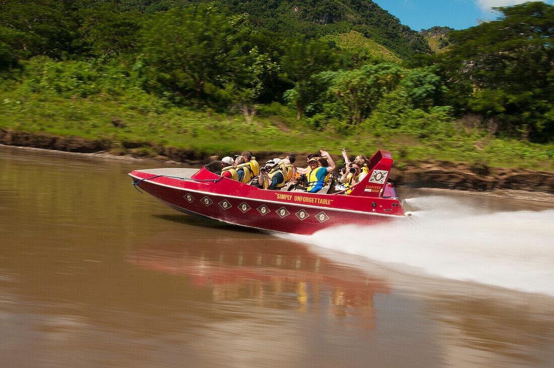 Sigatoka River Safari Jet-Bootstour, Korallenküste, Fidschi.