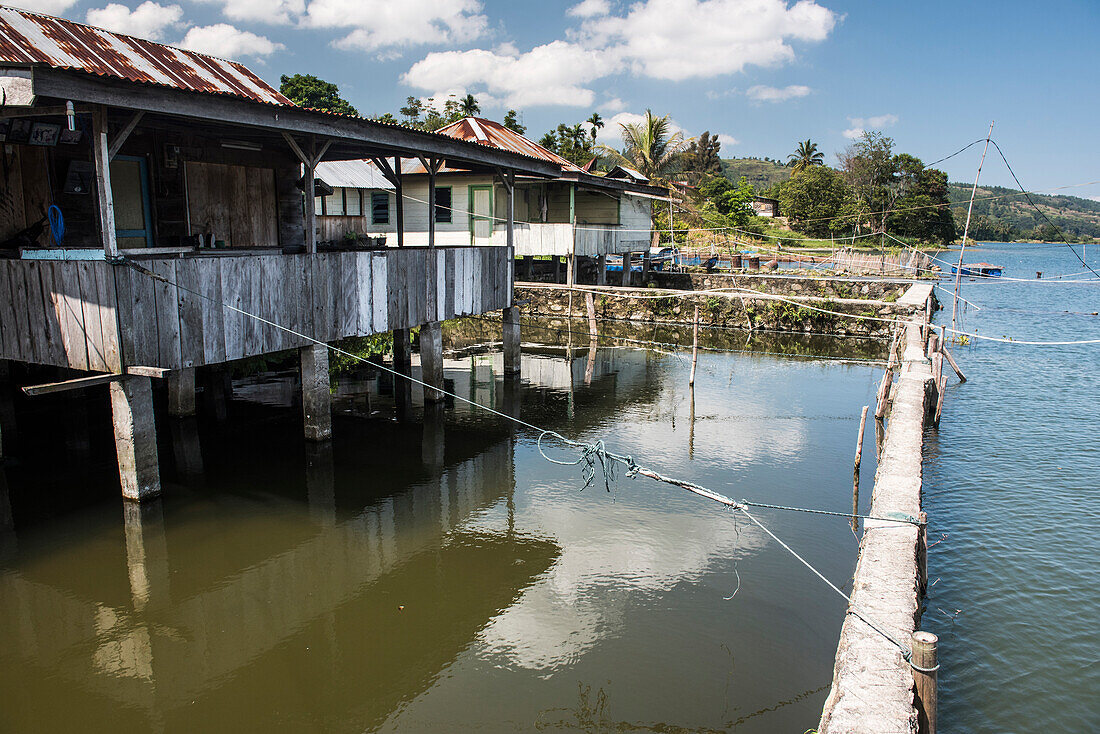 Fischzucht, Toba-See (Danau Toba), Nordsumatra, Indonesien