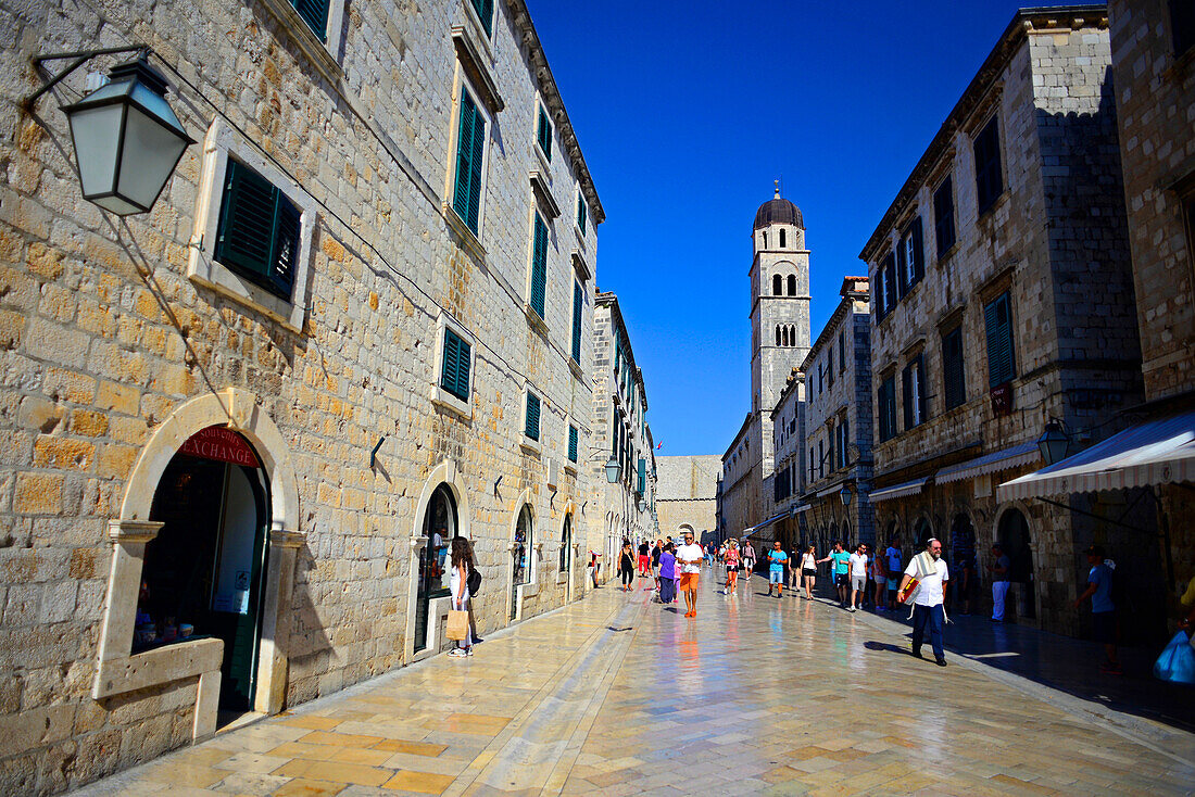 Hauptstraße Placa Stradun in Dubrovnik, Kroatien