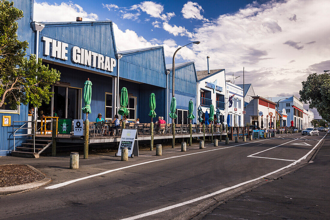 Bars an der Uferpromenade von Napier Harbour, Hawkes Bay Region, Nordinsel, Neuseeland