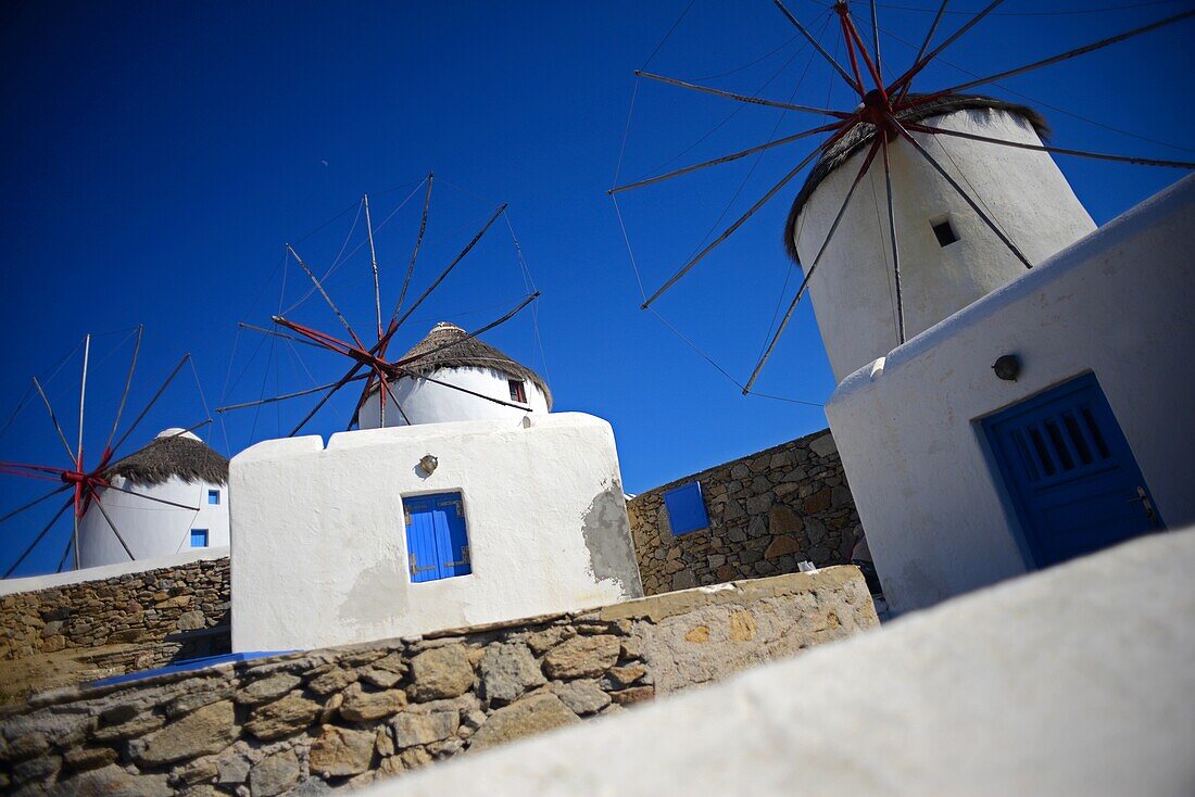 Traditionelle Windmühlen (Kato Milli) in Mykonos-Stadt, Griechenland