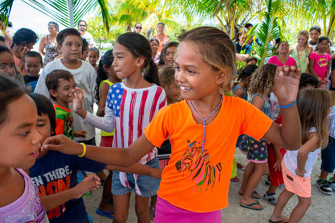 Polynesische Tänzerinnen Fakarava Tuamotu-Inseln, Französisch-Polynesien