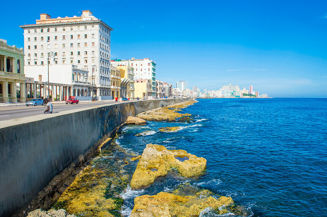 Meereslandschaft von Havanna, Kuba. Das historische Zentrum von Havanna ist seit 1982 UNESCO-Weltkulturerbe.