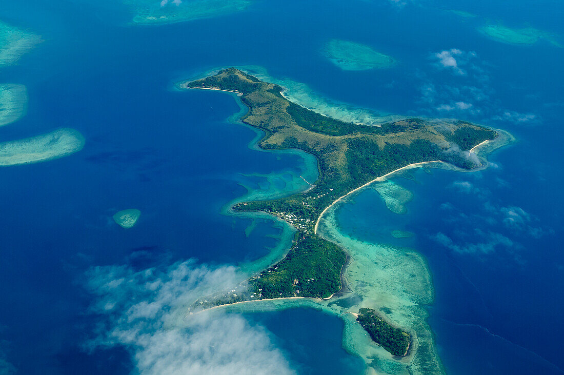 Nananu-I-Ra Island, gesehen vom Pacific Sun Airlines-Flug von der Insel Taveuni nach Nandi, Fidschi.