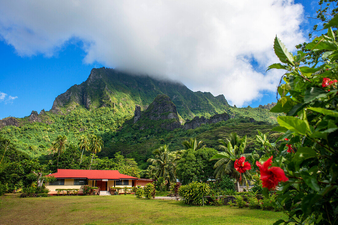 Evangelische Pfingstkirche in Moorea, Französisch-Polynesien, Gesellschaftsinseln, Südpazifik.