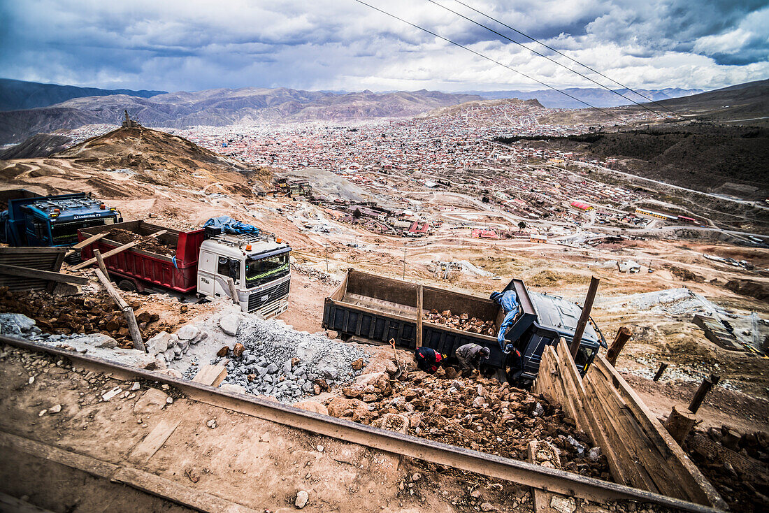 Silberminen von Potosi auf einem Hügel über Potosi, Bolivien