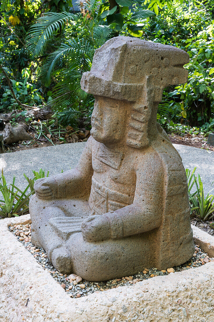 Der Gouverneur, Monument 77, aus den Olmekenruinen von La Venta. Vorklassische Periode (700-400 v. Chr.). La Venta Museum, Villahermosa, Mexiko.