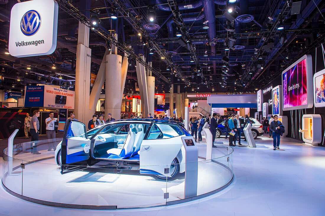 Der Volkswagen Stand auf der CES Show in Las Vegas. Die CES ist die weltweit führende Messe für Unterhaltungselektronik.