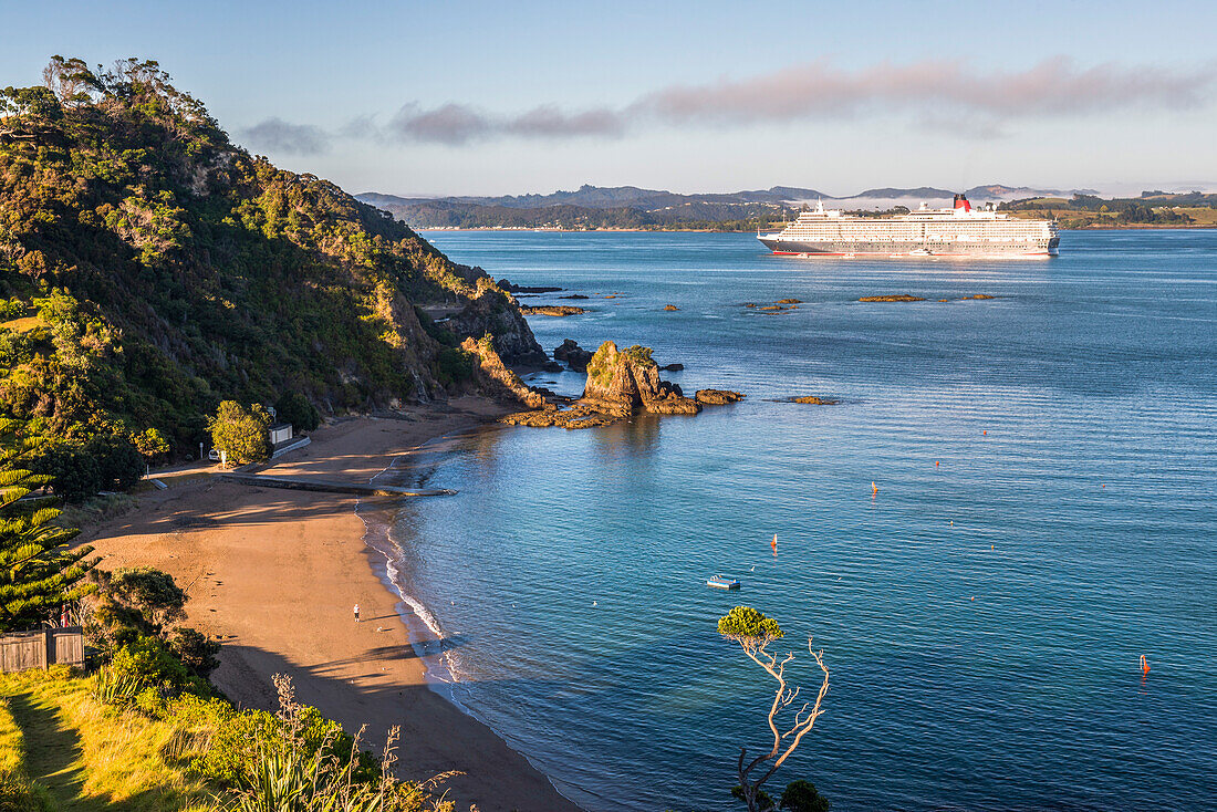 Queen Elizabeth, a Cunard Cruise Shop in the Bay of Islands at Russell, Northland Region, North Island, New Zealand