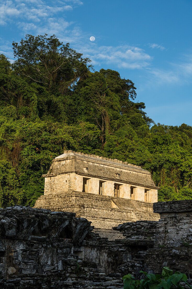 The Temple of the Inscriptions in the ruins of the Mayan city of Palenque, Palenque National Park, Chiapas, Mexico. A UNESCO World Heritage Site.