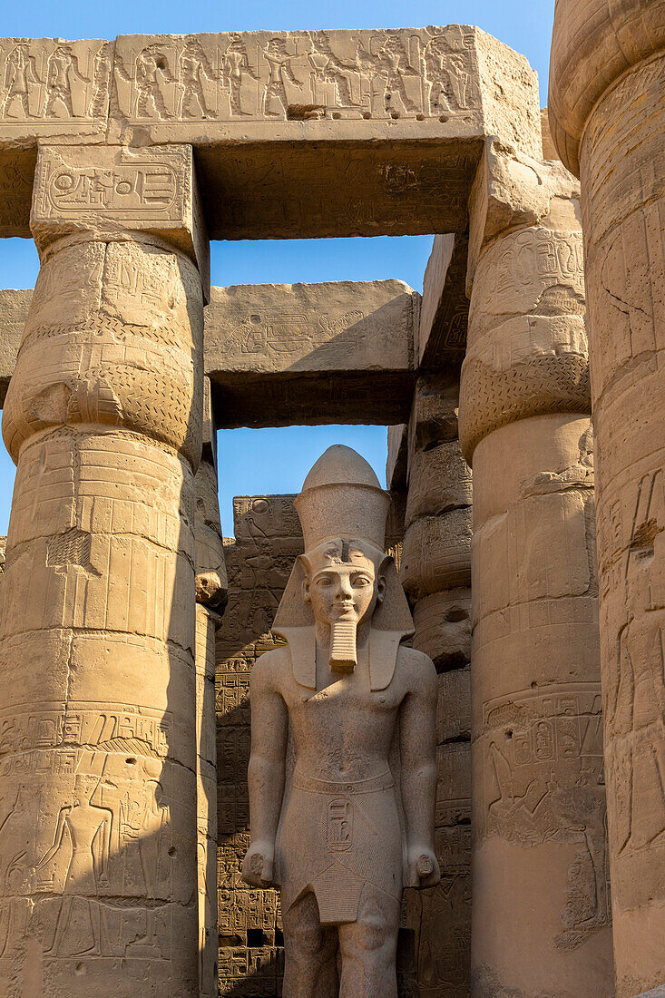 Statue of Ramesses ll, Luxor Temple, Luxor, Thebes, UNESCO World Heritage Site, Egypt, North Africa, Africa