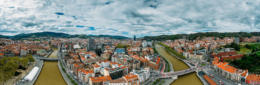 Drohnen-Panoramablick auf Bilbao, 345000 Einwohner, Baskenland, Nordspanien, Europa
