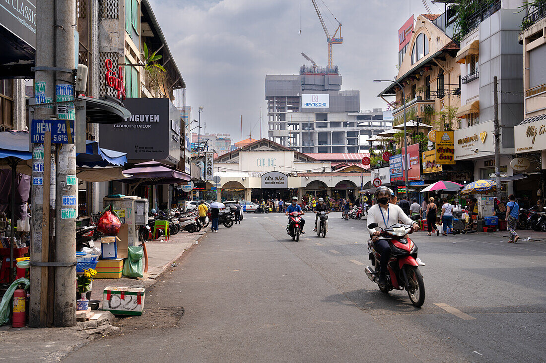 Exterior of the Ben Thanh Market, Ho Chi Minh City, Vietnam, Indochina, Southeast Asia, Asia